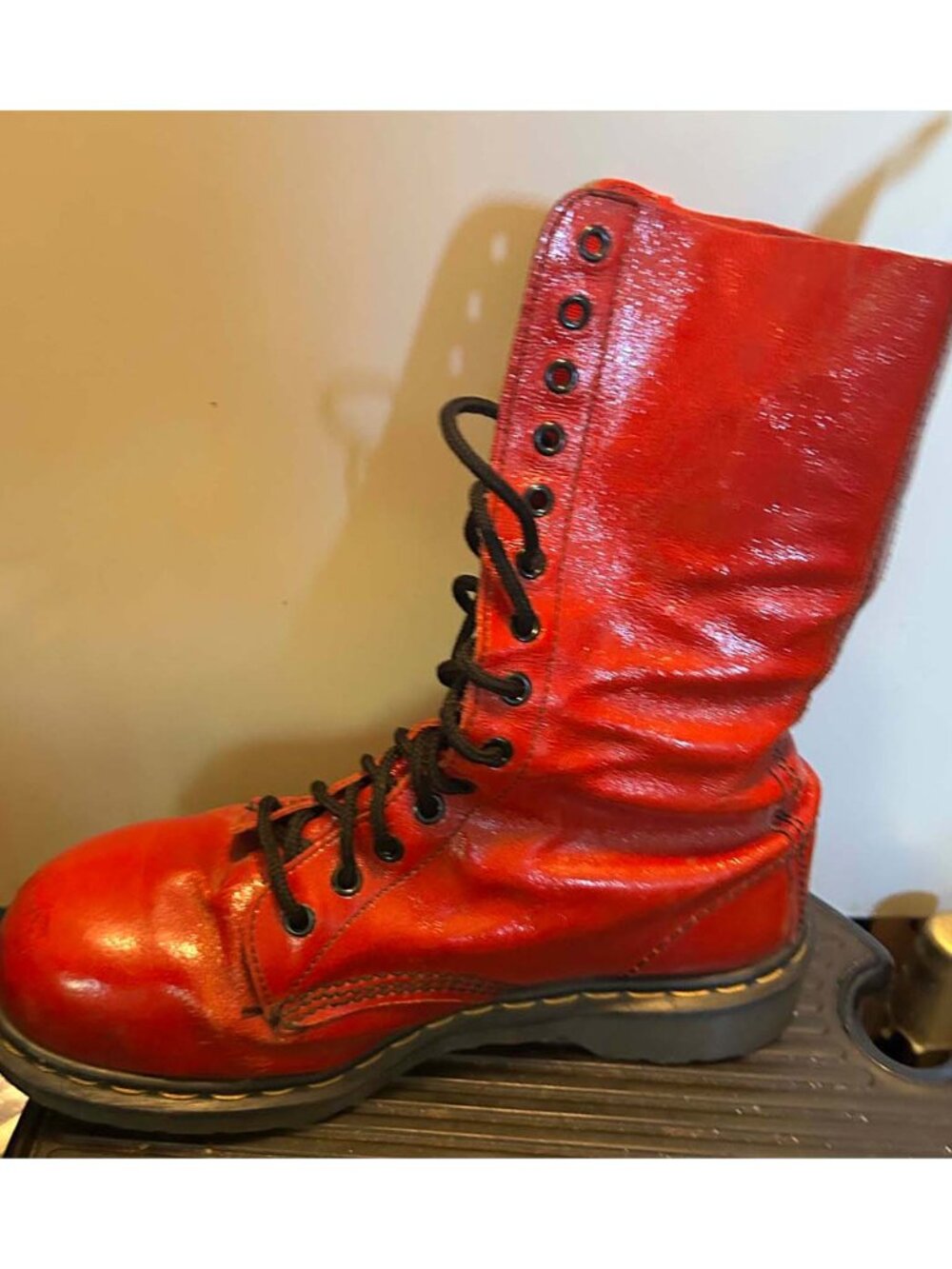 Vintage Dr. Martens 1914 Made In England Red 14-Eye Boots Size UK7/USW9 - Picture 3 of 15